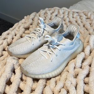 Yeezy Adidas Boost 350 V2 in Cream White